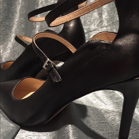 Heels - Picture 3 of 7